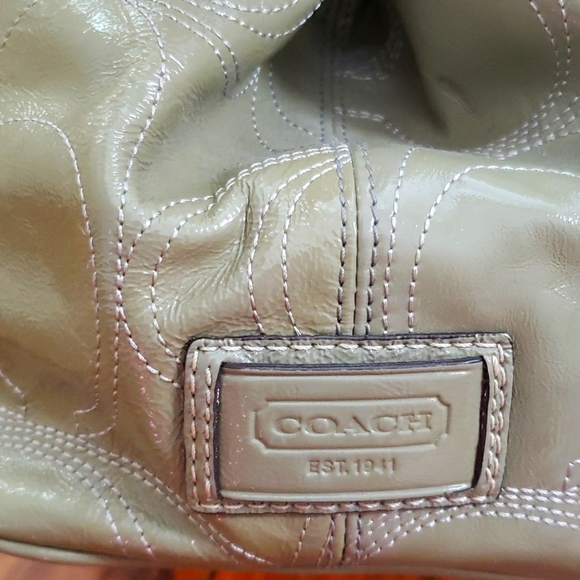 Coach F15658 signature kiss lock carryall never full olive green stiched pattern - Picture 13 of 13